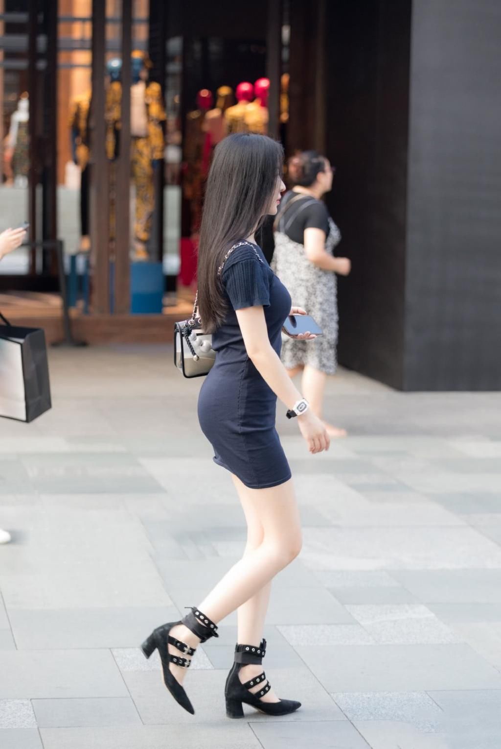 女神■街拍美图:裙装女神穿搭集锦