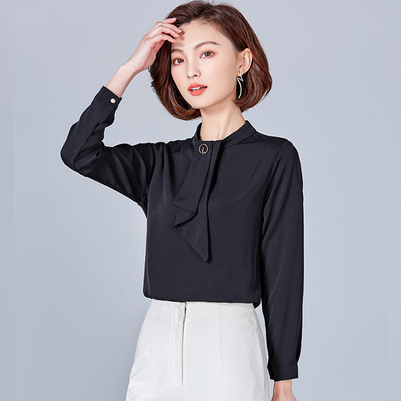 小个子别再买风衣了，不合适!今年流行洋气娃娃衫，美绝了