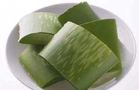 女人25岁后,常吃它们,等于吃“天然玻尿酸”,皮肤细腻光滑