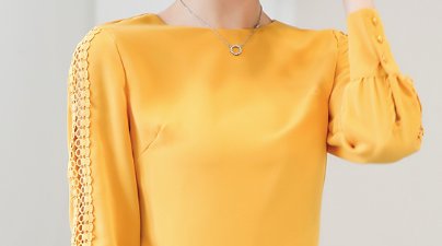 太美了!比真丝还时髦的秋衫，44岁表姐买5件，看得我一愣一愣