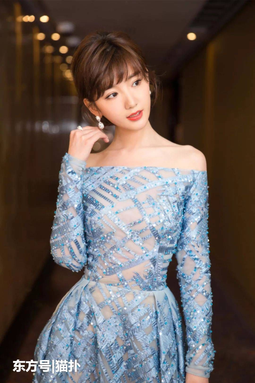 前男友出轨公然卖惨、生父吸毒索要5000万，这位当红女星太惨