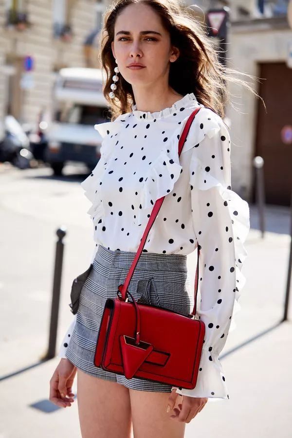 什么?听说现在合格的猫奴都直接把猫主子穿在身上了!