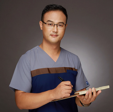 程志伟整形医生 醉心鼻整形的完美医者