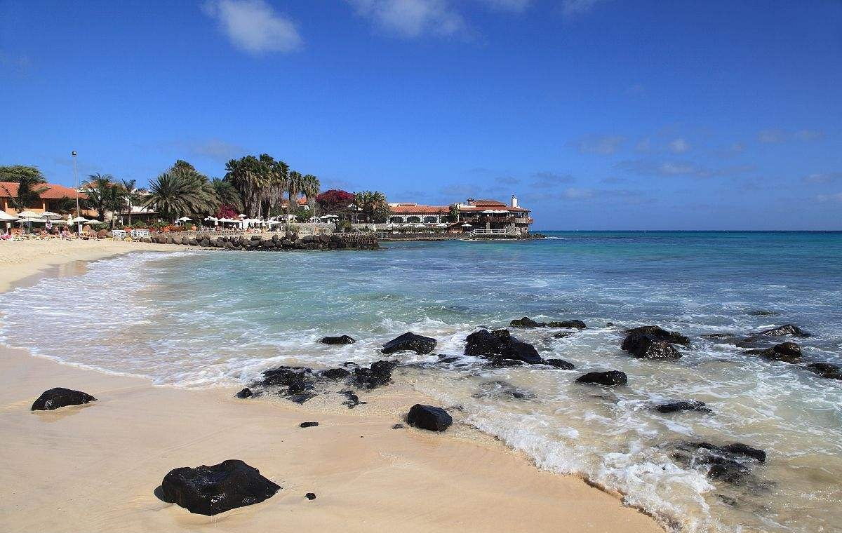 世界最无奈岛国：距美国6000公里，却每年都给美国造成超万亿损失