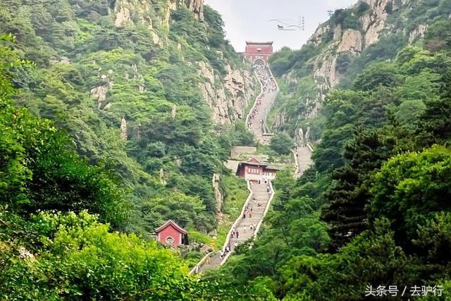 黄山泰山同时下调票价，游客仍嫌黄山贵，真的是这样吗？