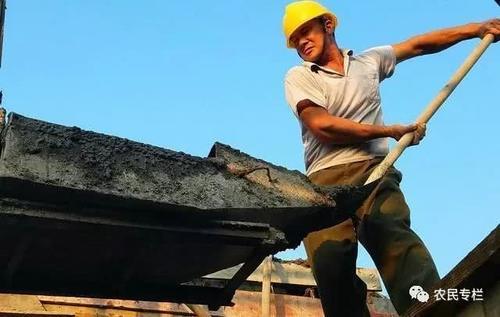 紧急通知，村委收到命令，5月15日起，农民工要“持证上岗”，没