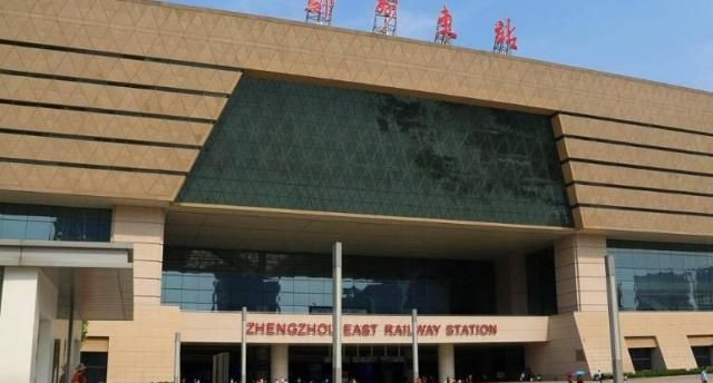 河南最大高铁站，面积达41万平方米，却被人吐糟不“争气”！