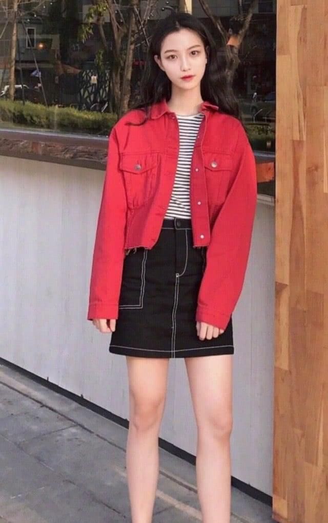  「初恋感」能让女生变精致的单品：“初恋裙”，只要搭配的好，分分钟美到炸
