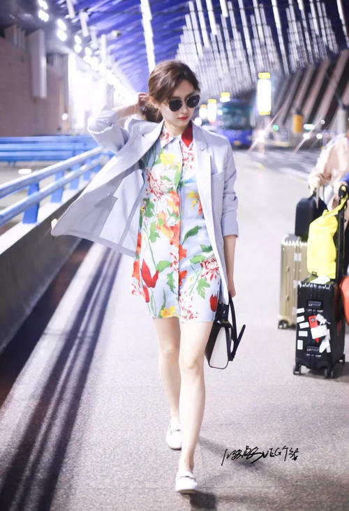 早秋裙子这么穿最时髦!!!