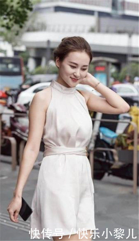 「 姐姐」迷人性感的小姐姐，修身显瘦小脚设计百搭，街拍