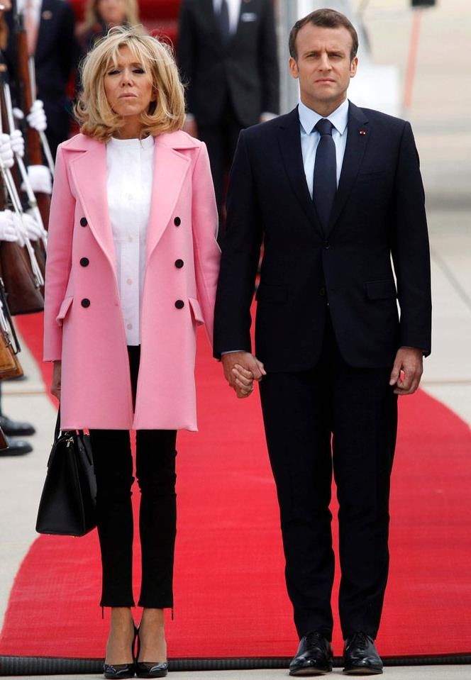 没有精心打扮的法国第一夫人，简直就是把年龄“写”在了脸上