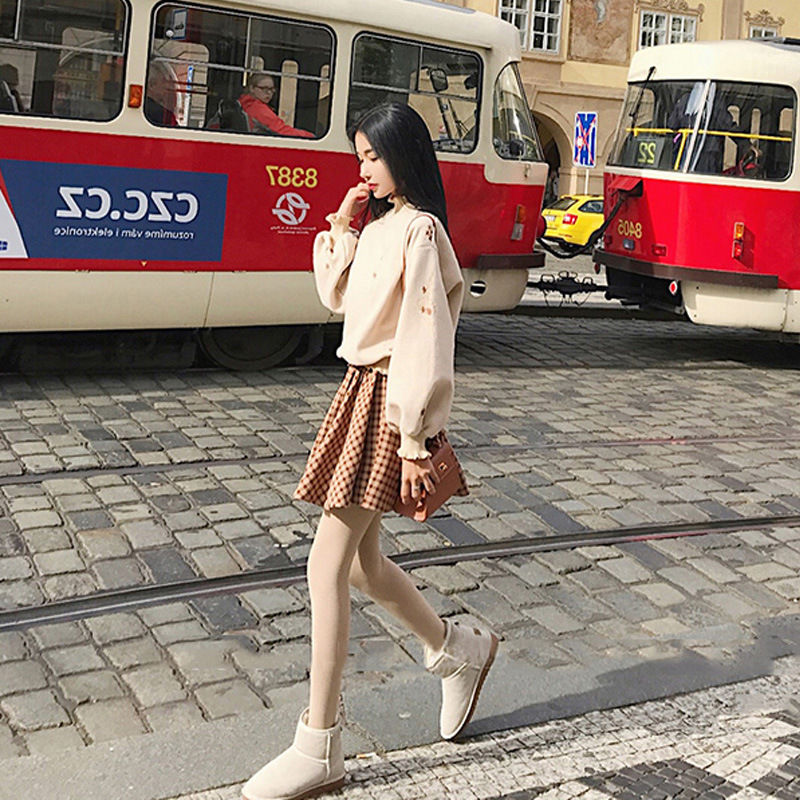 去了10次上海才知道“温柔”套装真的美翻，每款穿上都像细腿精