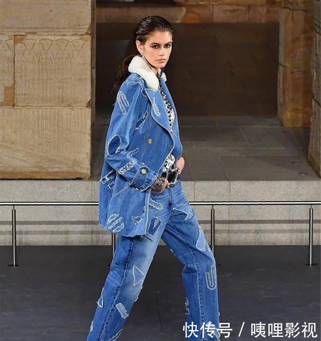  「牛仔材质」真正时髦的女人，懂得牛仔单品成套穿才高级，潮人试了都上头