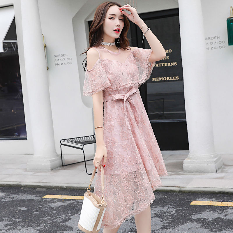 女人“露”点就不正经?看下面女人真大胆，妩媚性感惹人怜