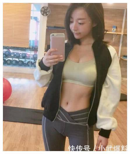 这位前健身女神如今成了一名健身教练