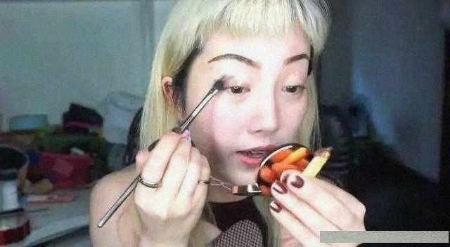 用零食化妆见过吗，简直逆天神技