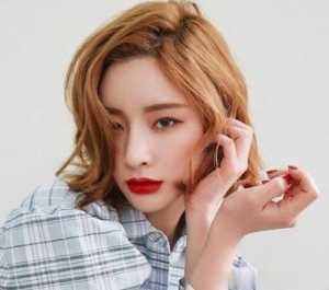 『女生』卷发or短发!7款抢眼发型女生不可错过,修颜显瘦让你做精致美人!