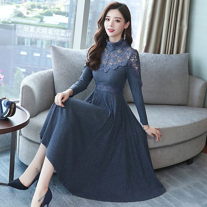 悄悄告诉你，今年大衣里面这样穿，上身满满女人味，穿3年不过时