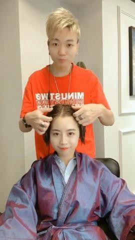 发量不多的女孩想换个新发型，网友：没想到接发后会这么漂亮