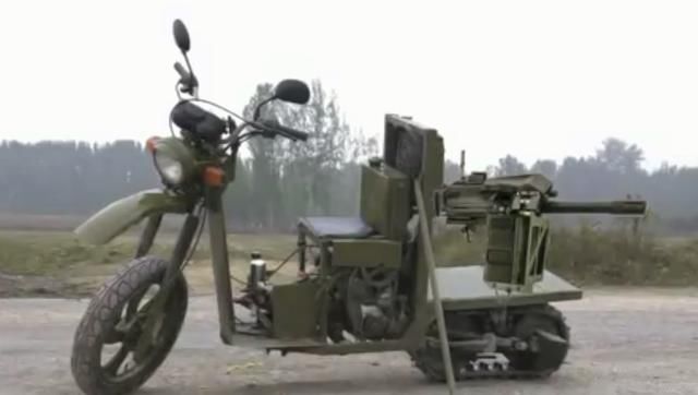  摩托车@农村大叔颠覆传统，发明“无车轮”摩托车，炫酷十足还能