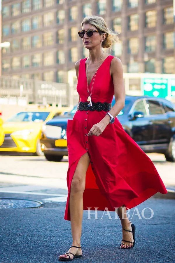 好看| 连衣裙+凉拖这组绝配CP，上班约会谁穿谁美!