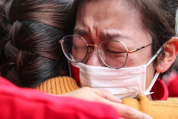  医疗队■英雄回家了，这一组照片，让人泪目→