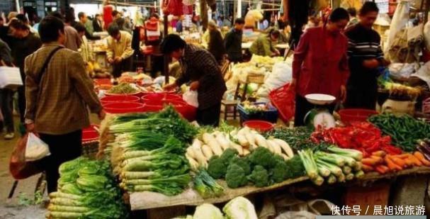  「老人」中国和日本退休老人的生活有什么不同？看一下两国街头