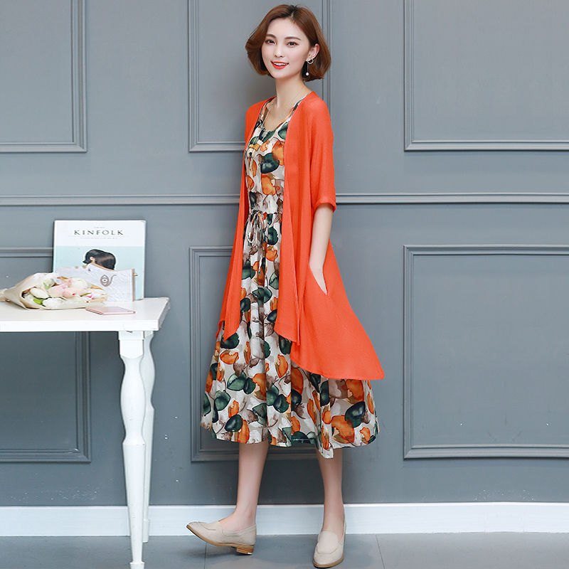 早秋还是有点热，体胖多汗的妈妈就喜欢穿棉麻装，清凉透气还时尚