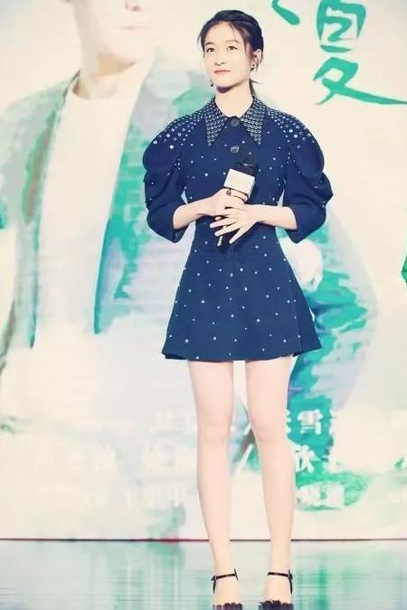 张雪迎撞衫阿姨级的阚清子，输得一败涂地，网友：只怪你没有女人