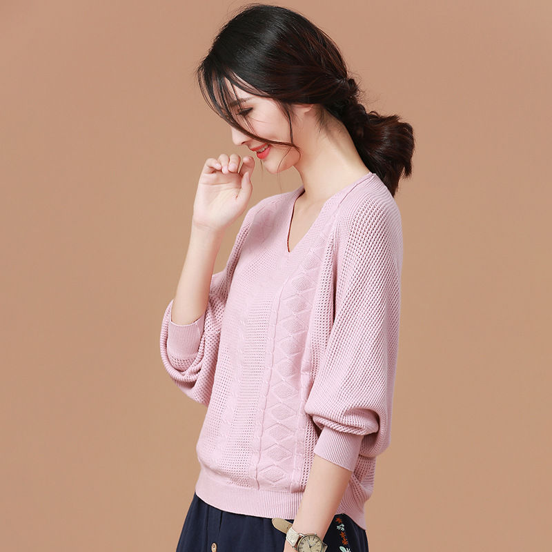 白露都过了，聪明女人早就备上新款毛衣，配上小脚裤穿，美上添嫩