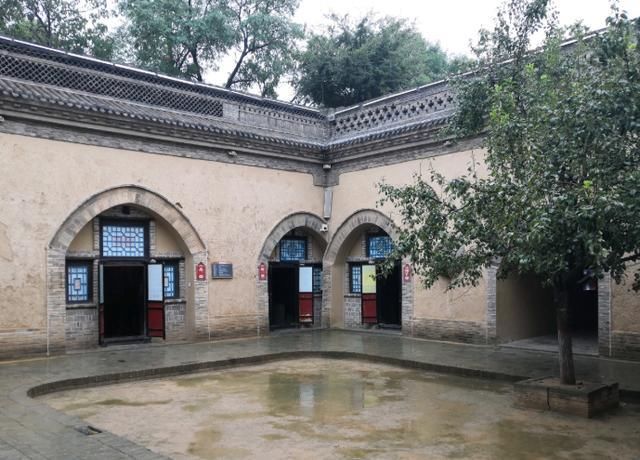  地下@中国最“奇特”的村庄，村民生活在地下，房间冬暖夏凉