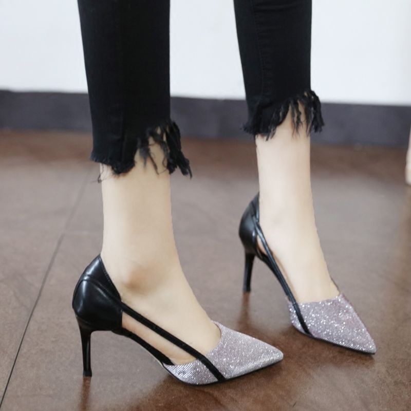 “细跟”高跟鞋简直就是裙界的小黑裙,性感气质有韵味,谁穿谁美