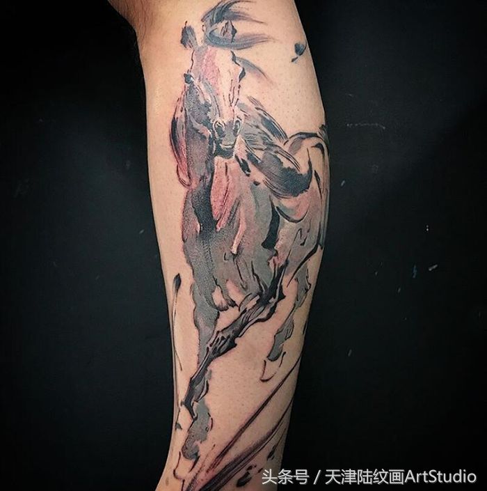 这些纹身真的好美 即使我们慢慢的老去而纹身之美在于永远的陪伴