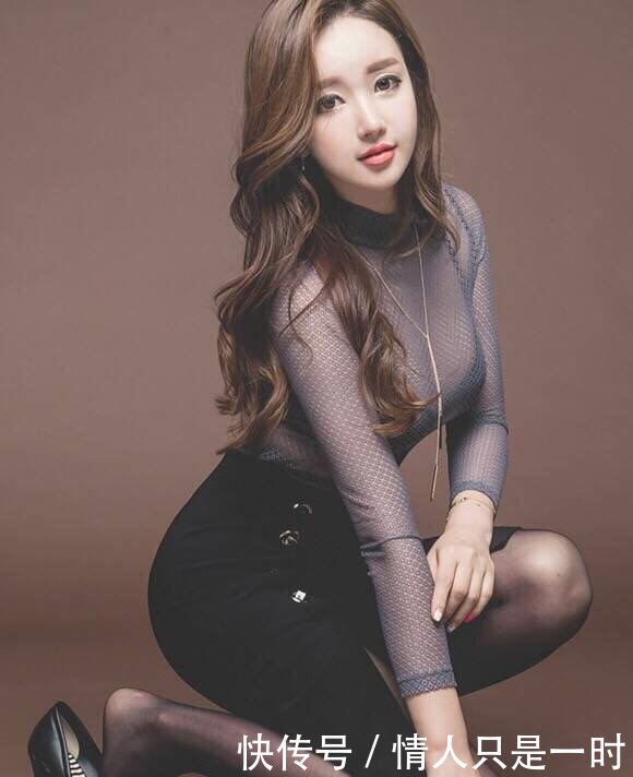 街拍：颜值高精致的美女，性感有致看了怦然心动！