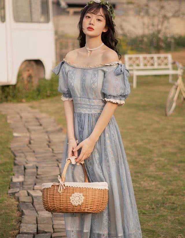  「日常」你喜欢的日常宫廷风，从这4条长裙入手，不夸张还显瘦