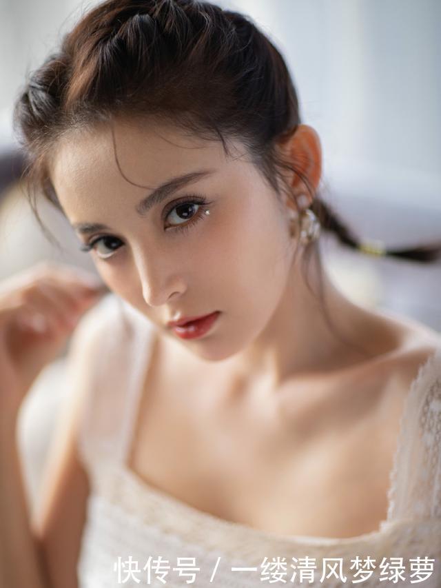  『吃香』“高级脸”已经不吃香了，现在流行冻龄“娃娃脸”，多大都不显老