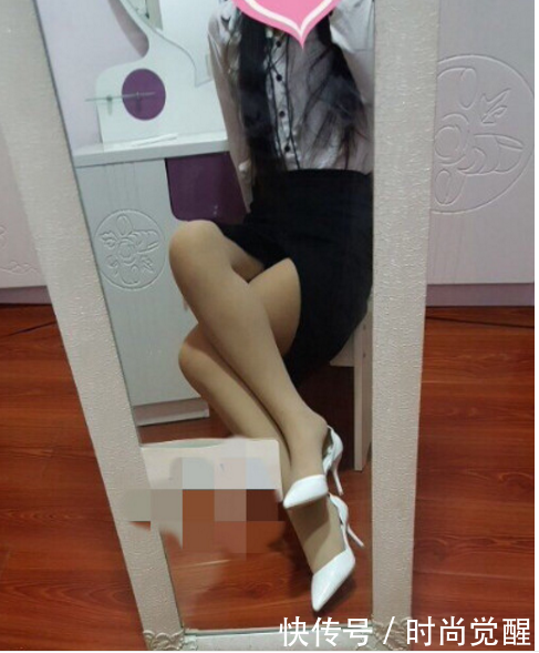 高跟鞋配上薄丝袜，把控女神气质，彰显了你的不俗品位！