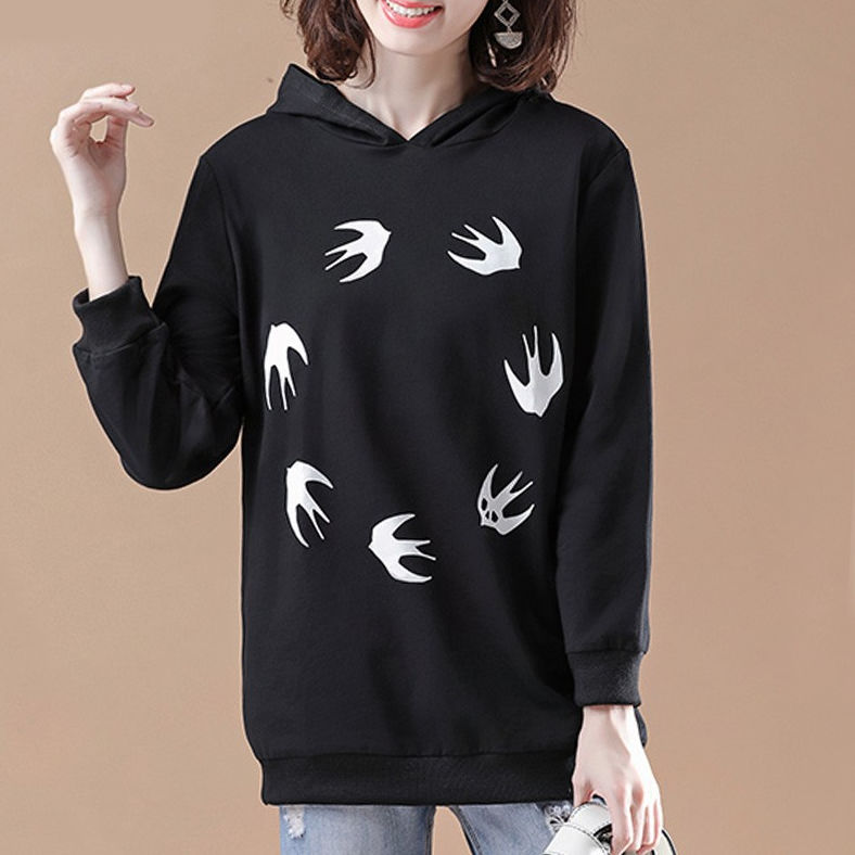 真没想到，今年流行的卫衣竟这么洋气，70后老婆穿上，减龄美炸