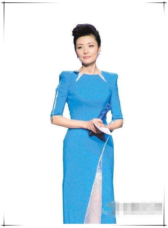 50岁周涛素颜现身扎了个马尾辫嫩回30岁,网友:这要逼死普通人