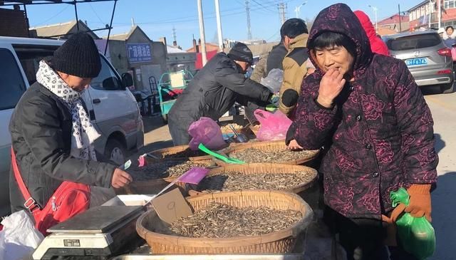  「回村」农民工陆续回村了，咋年集还热闹不起来？这是为什么？