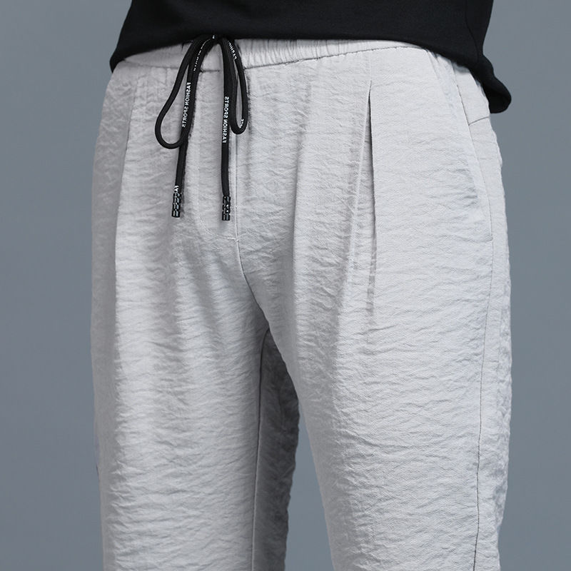 越来越多男人不穿牛仔裤了!今年流行“男神裤”，十个男人九个爱