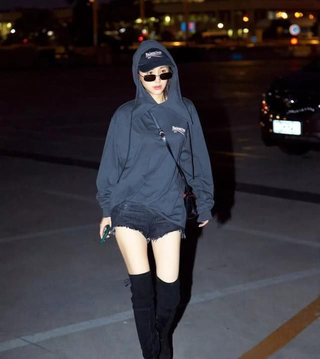  『少女』缝制一件2020春季流行穿的网纱裙,仙气又减龄,穿上秒变浪漫少女