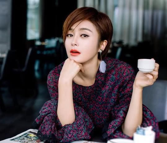 秦岚减肥成功美出新高度，她的减肥秘诀，3点一定要学习哦!