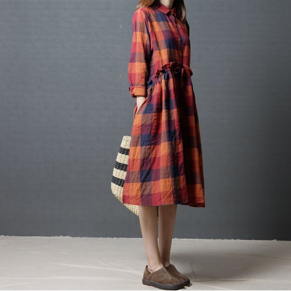 别再牛仔裤配外套了，城里姑娘都在穿藏肉裙出门，简直美死了