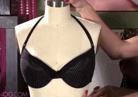 一字肩,吊带,透视装等露背露肩的衣服搭什么内衣?