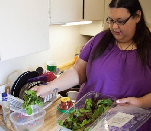 美国女子梦想成为世界最胖的人,没想到怀孕却让她瘦了200斤!