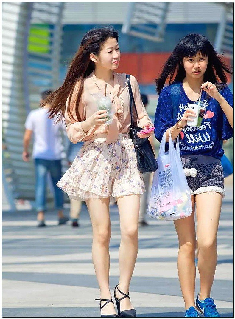  时尚街拍■街拍 生活日日似朝阳，遍地处处是芬芳！
