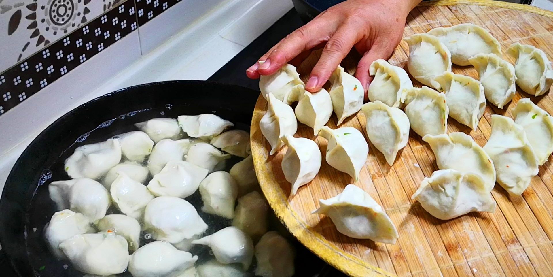  『白菜』白菜饺子怎样做好吃？调馅原来有秘诀，吃起来比肉馅还香，真解馋