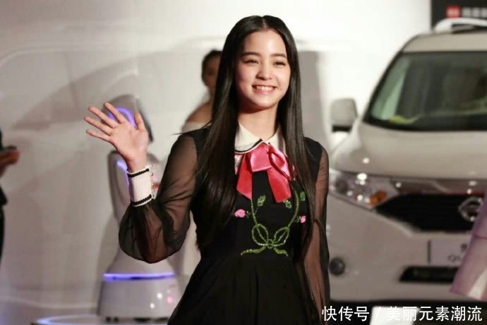 欧阳娜娜最新熟女造型惊艳全场,看起来28岁