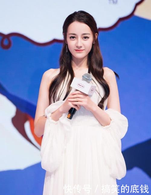 不是我吹，迪丽热巴这条白色长裙除了容易脏，没别的缺点了！